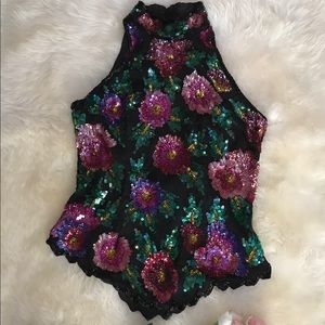❣️HP❣️Laurence Kazan New York sequin floral top.